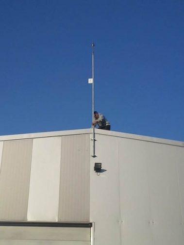 Gromobran sa uredjajem za rano startovanje